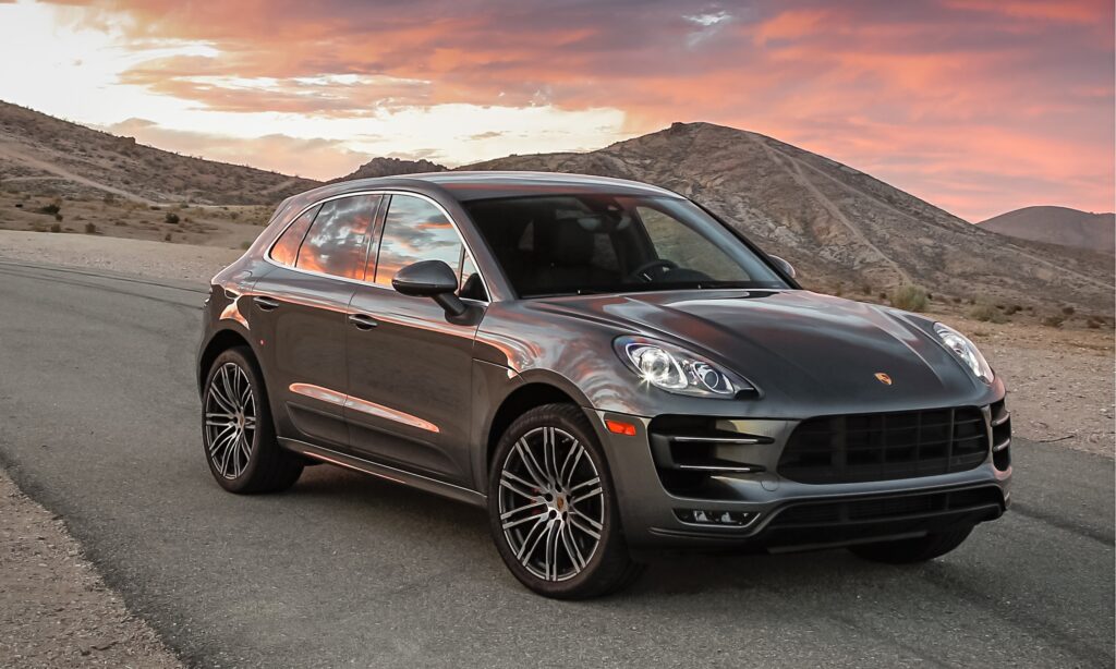 Car Rental Service in Dubai Porsche Cayenne rental