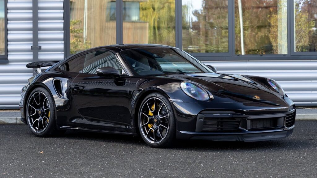 rent Porsche 911 Turbo S in Dubai