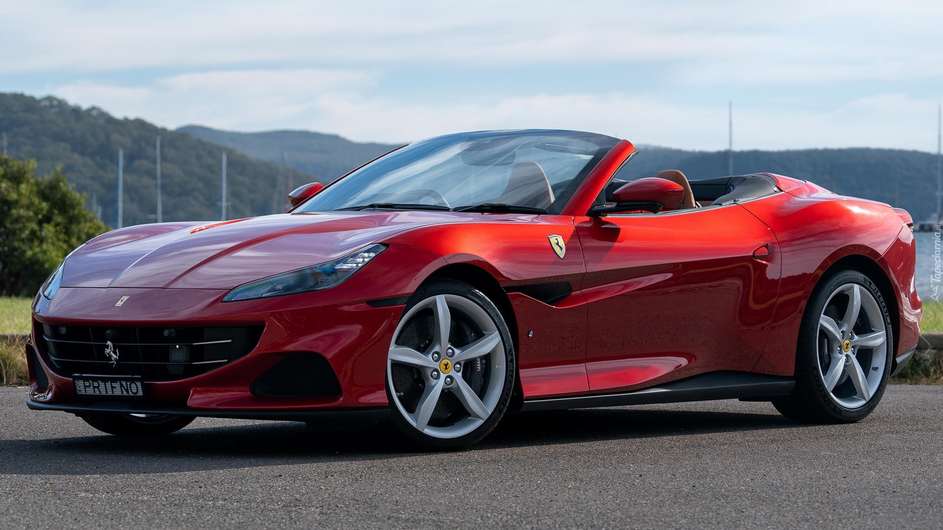 renting Ferrari in Dubai