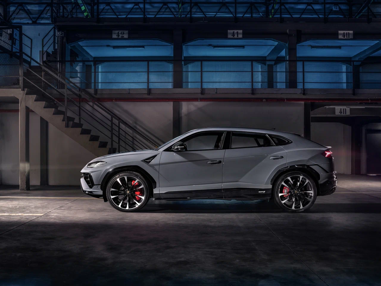 renting a Lamborghini Urus in Dubai