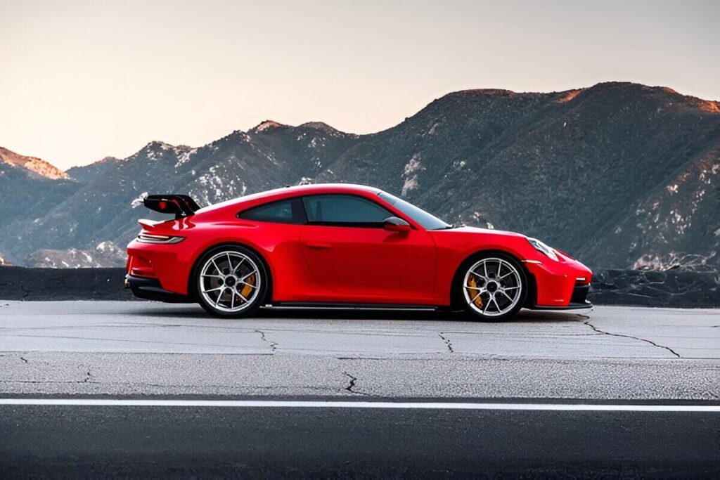 Car Rental Service in Dubai renting a Porsche 911