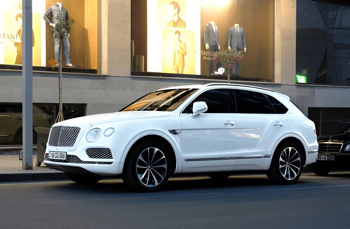 rent a Bentley in Dubai
