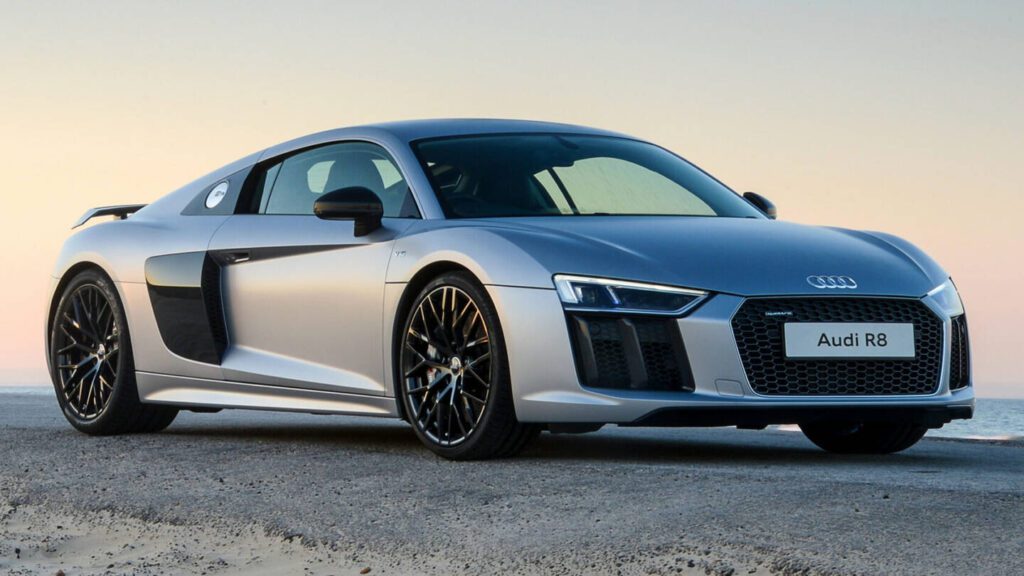 Rent an Audi R8 in Dubai