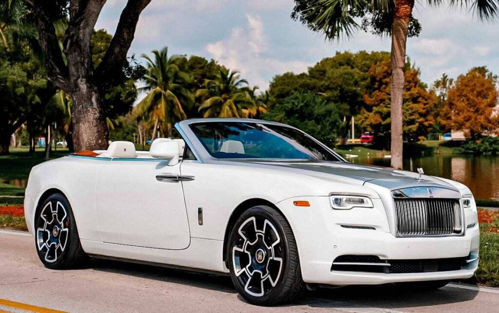 Car Rental Service in Dubai Renting Rolls Royce Dawn in Dubai