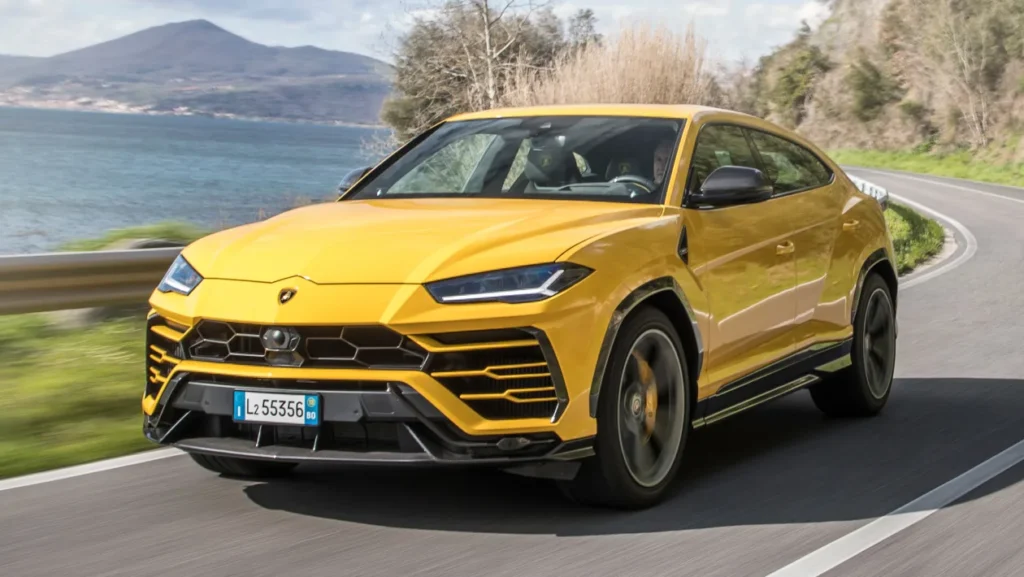 Car Rental Service in Dubai rent Lamborghini Urus