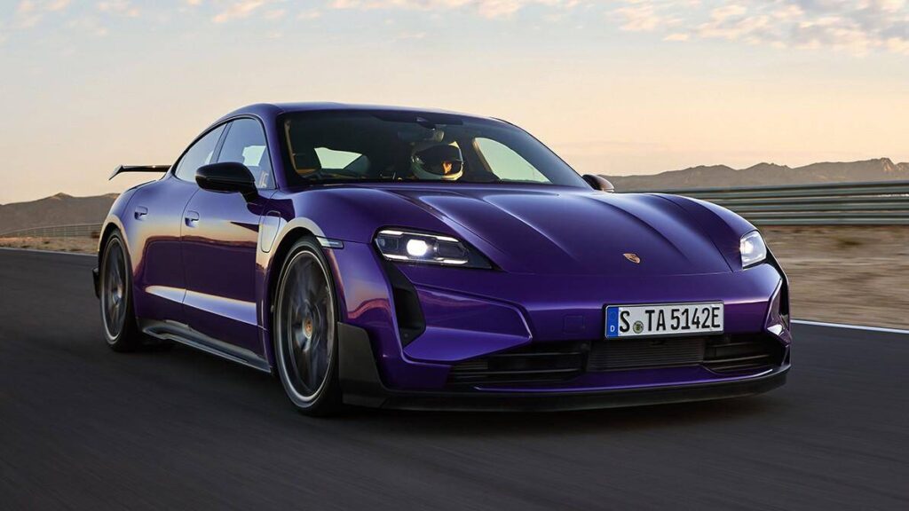 Rent Porsche in Dubai