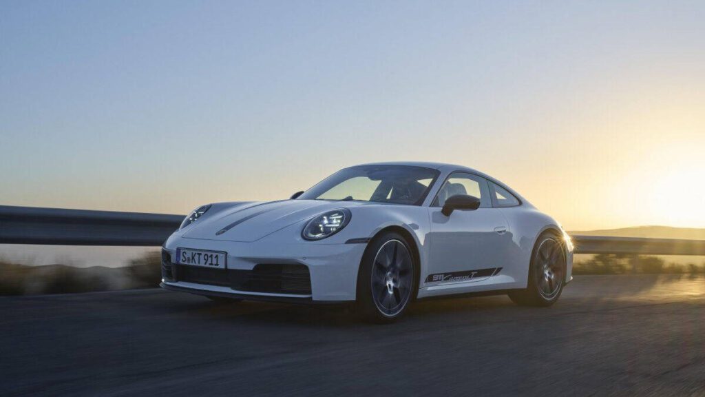 Rent Porsche in Dubai