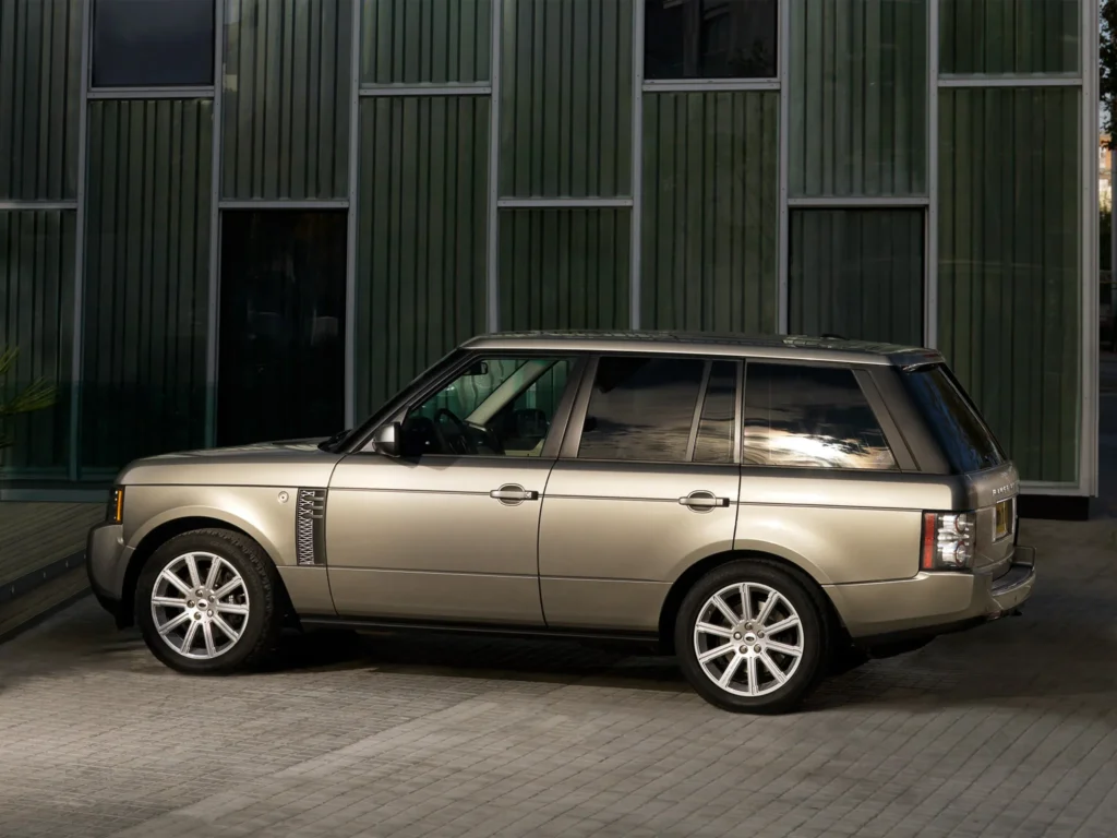 Rent Range Rover in Dubai
