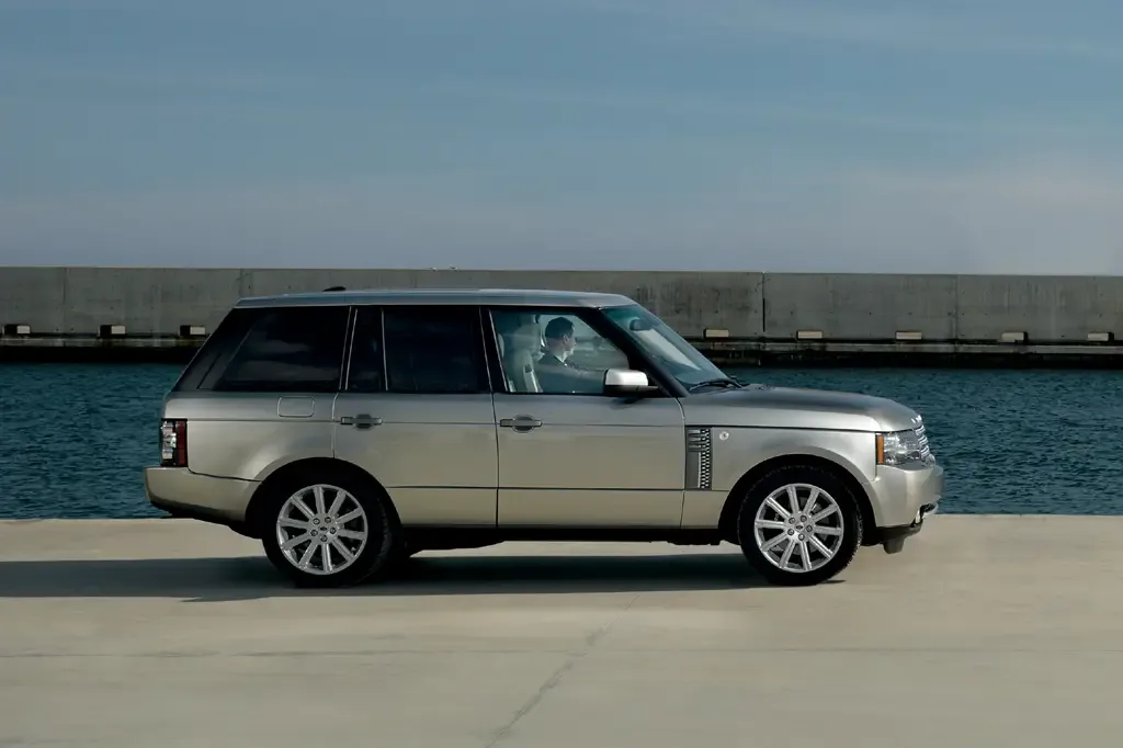 Rent Range Rover in Dubai
