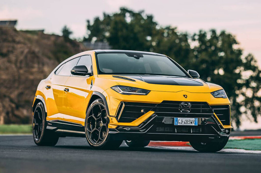 rent lamborghini urus dubai