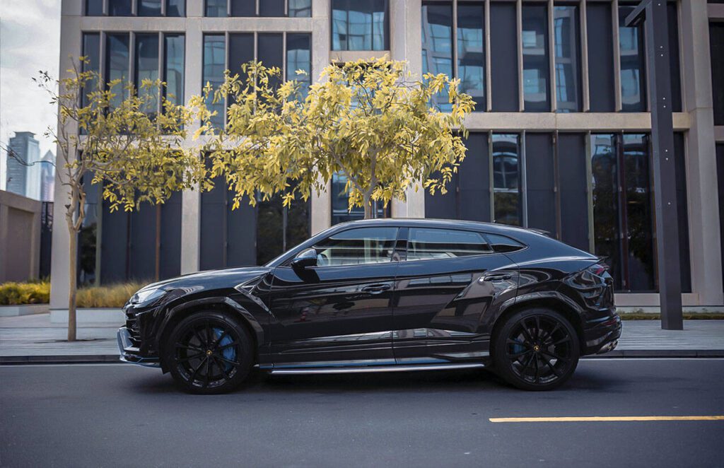 Renting a Lamborghini Urus in Dubai