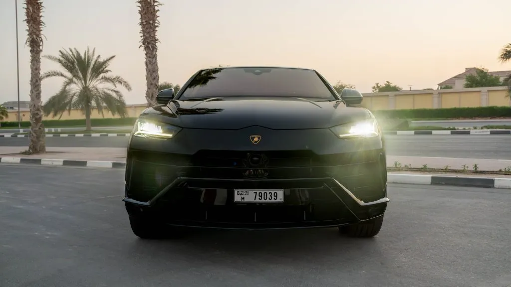 Renting a Lamborghini Urus in Dubai