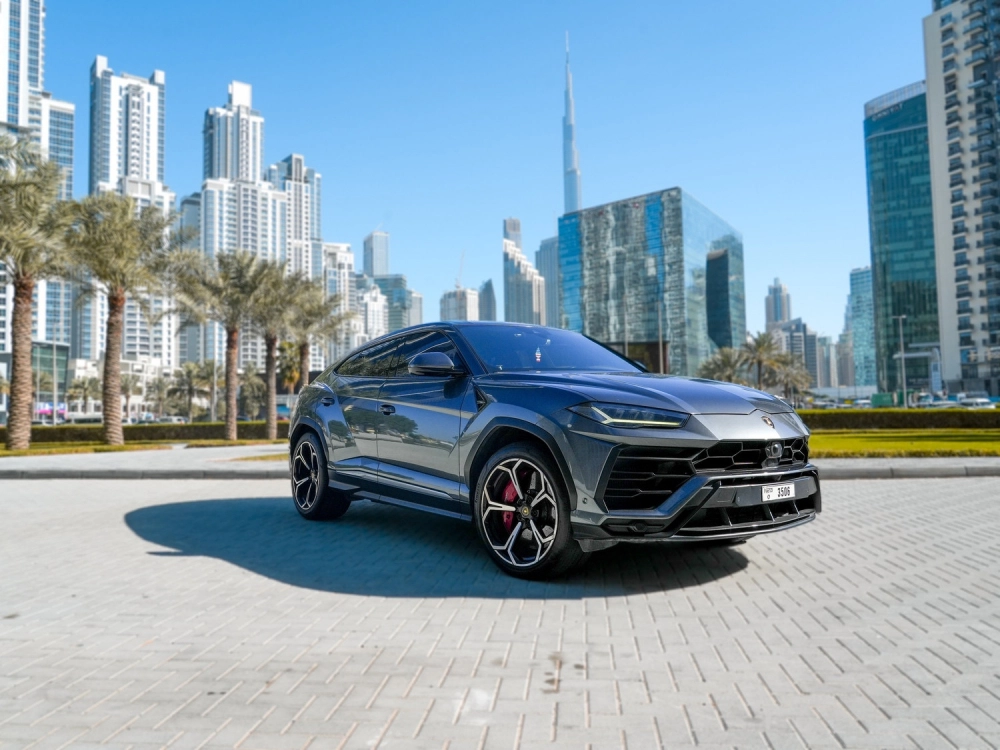 Renting a Lamborghini Urus in Dubai