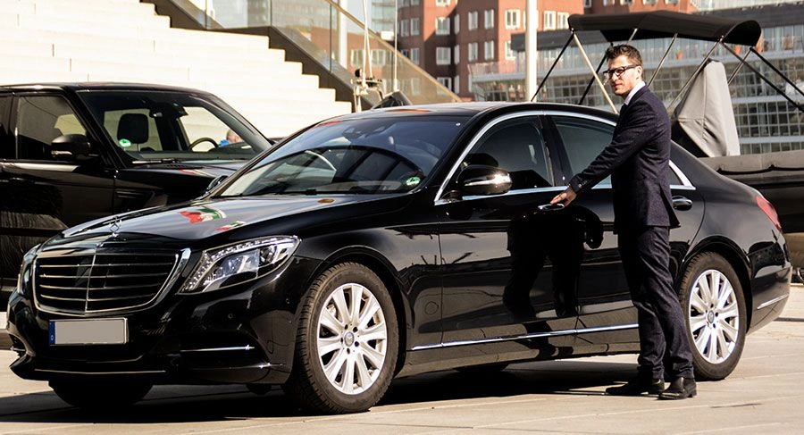 Chauffeur Hire in Dubai