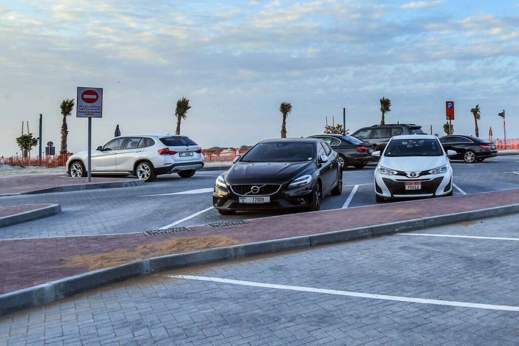 Car Rental Service in Dubai Parking in Dubai 101: SMS Codes, Zones, and How to Avoid Fines