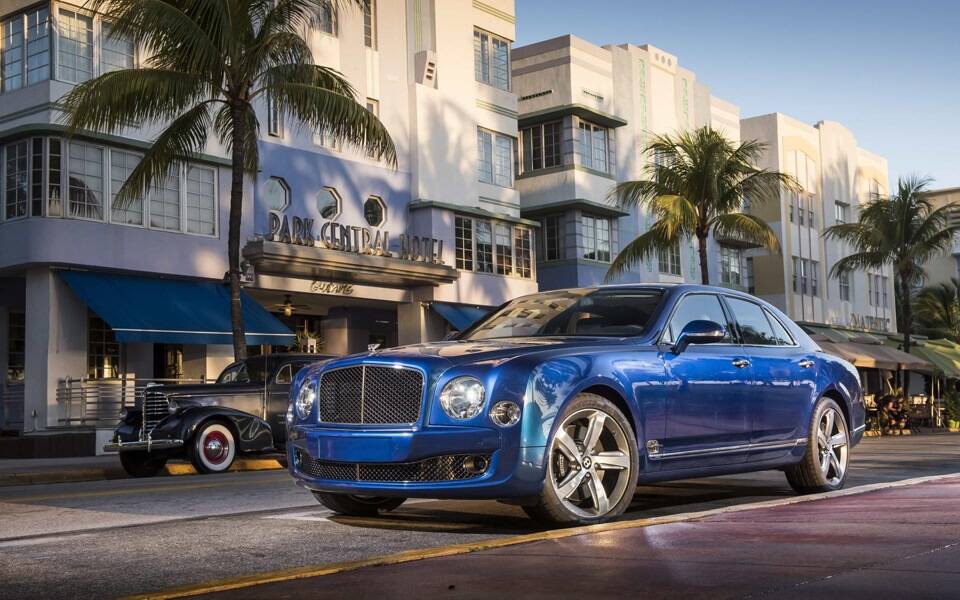 What Documents do Tourists Need to Rent a Car in Dubai