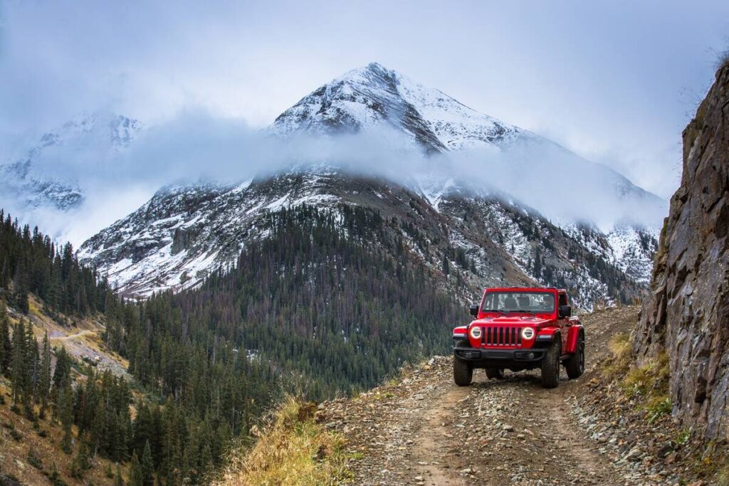 Car Rental Service in Dubai SUV Rental for Mountains