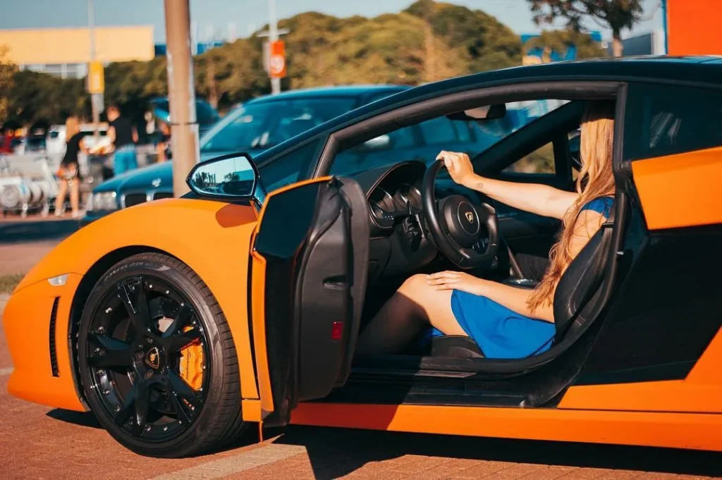 Car Rental Service in Dubai women driving in Saudi Arabia